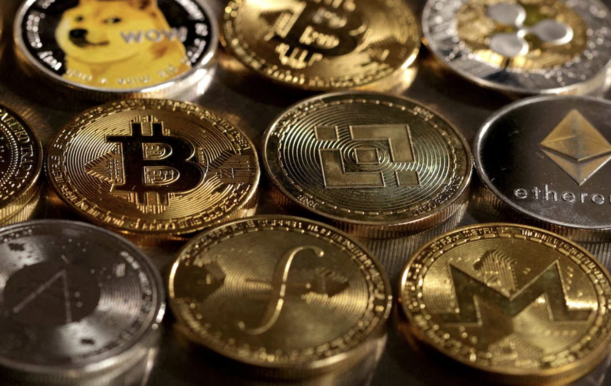 Трамп хоче створити стратегічний резерв криптовалют з BTC, ETH, XRP, SOL та ADA