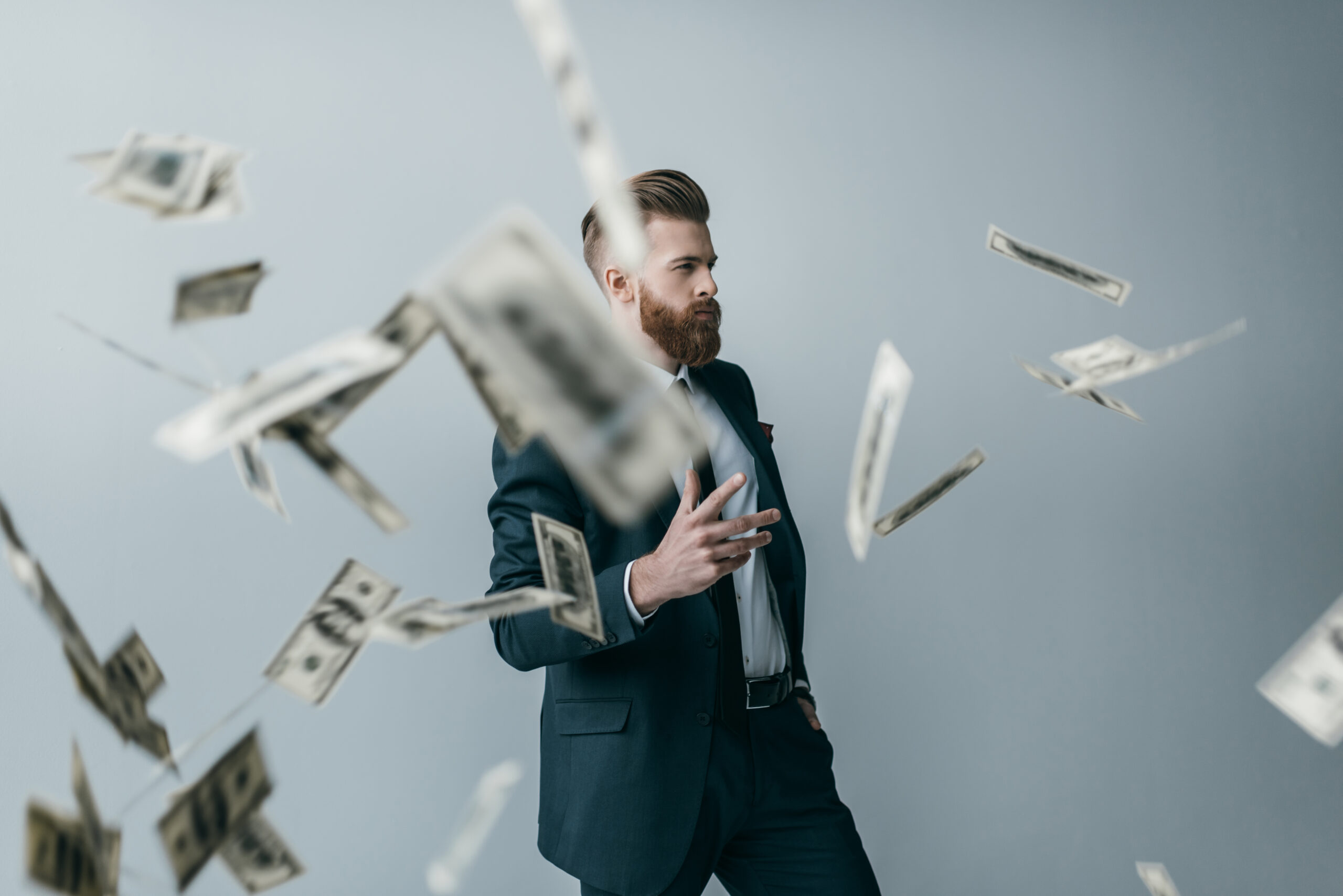 Зарплатня mid-level фахівця Google – $330 000+ на рік. А у CEO – майже $11 млн