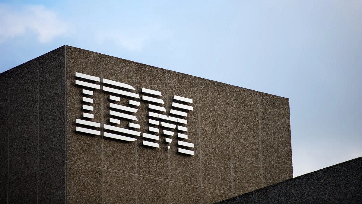 IBM замінила HR на AI-агентів. І найняла більше програмістів